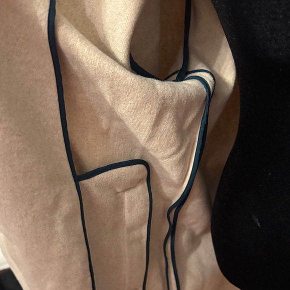 Elegant Women's Tan Trench Coat - Picture 8 of 14